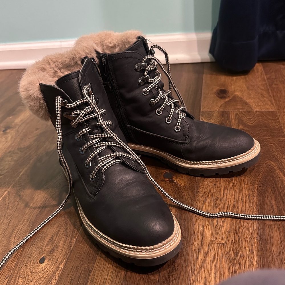 Steve Madden Lace Up Fur Winter Boots Size 9